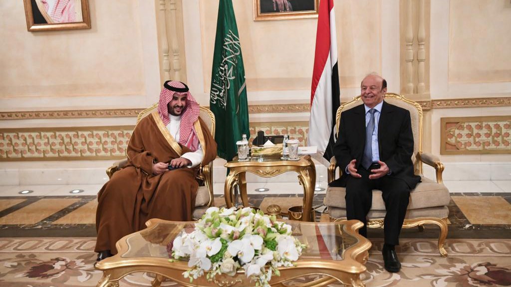 فخامة رئيس الجمهورية عبدربه منصور هادي خلال استقباله نائب وزير الدفاع السعودي الأمير خالد بن سلمان