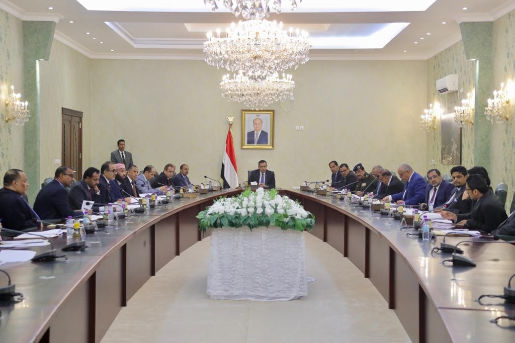 رئيس مجلس الوزراء خلال الاجتماع