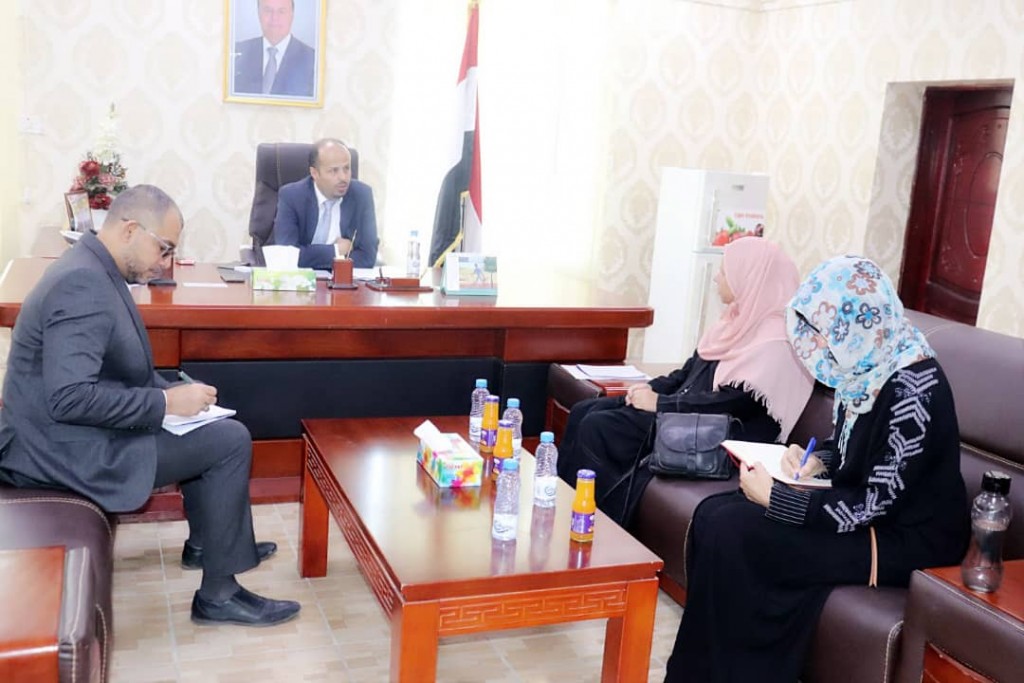 الوزير عرمان مع البعثة الدولية للصليب الأحمر
