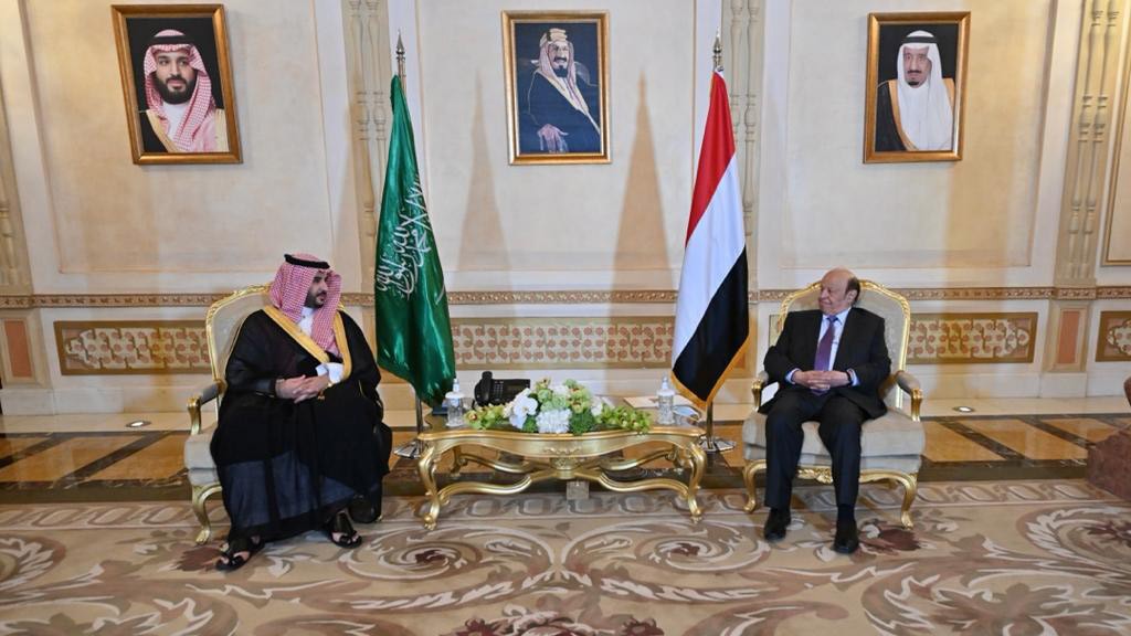 فخامة رئيس الجمهورية عبدربه منصور هادي خلال لقائه نائب وزير الدفاع السعودي الأمير خالد بن سلمان