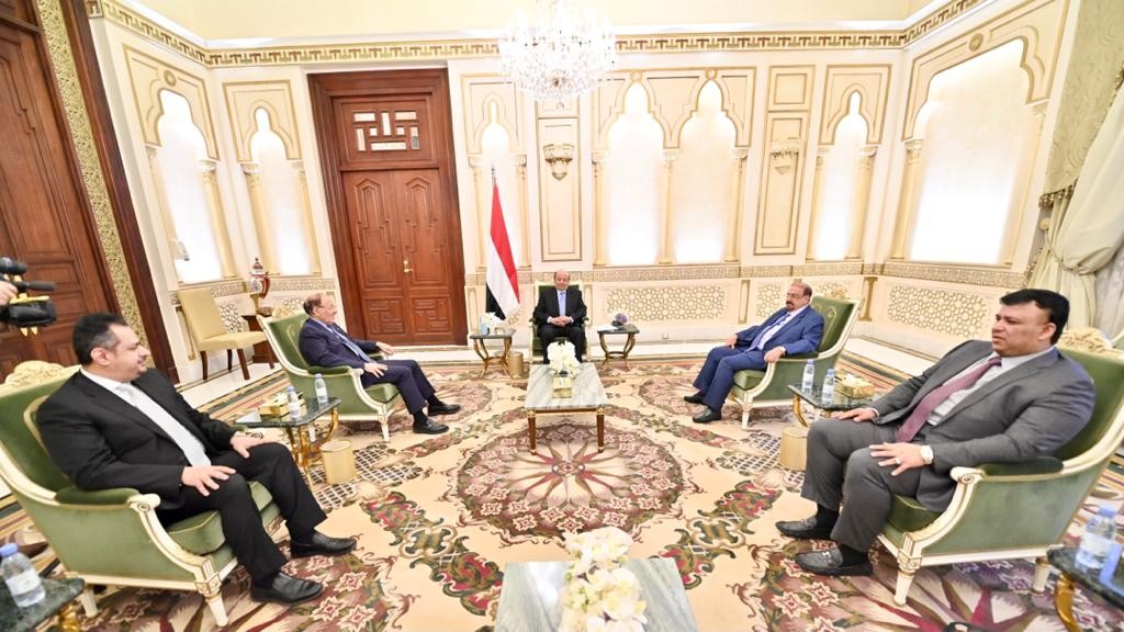 فخامة الرئيس خلال الإجتماع