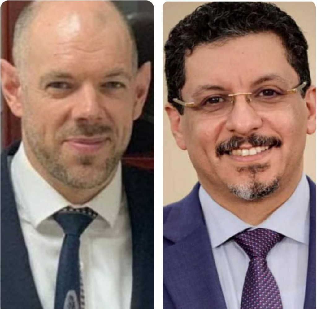 وزير الخارجية مع سفير بريطانيا