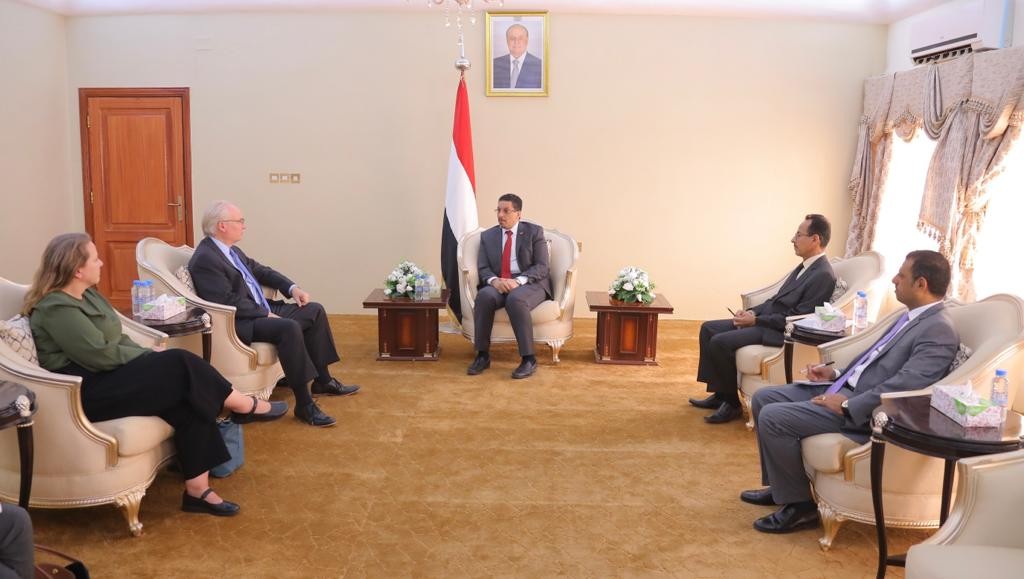 وزير الخارجية خلال اللقاء