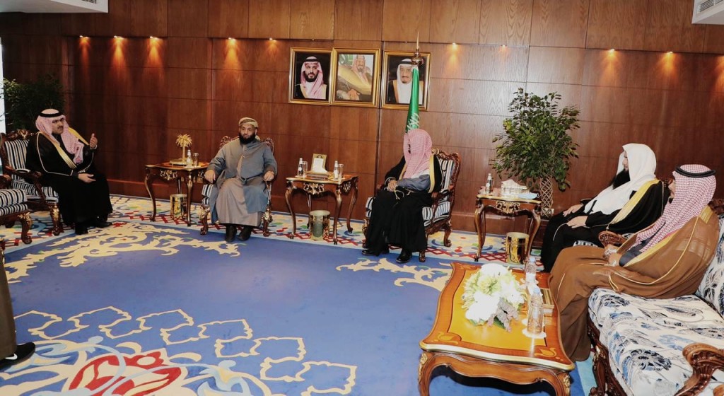 وزير الأوقاف خلال اللقاء