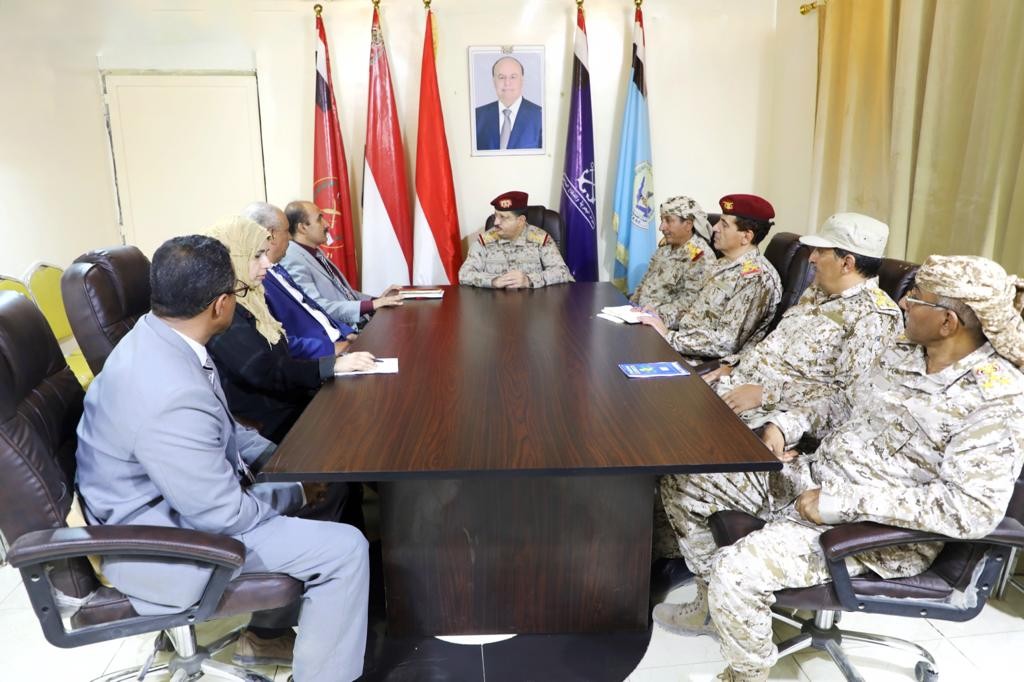 وزير الدفاع خلال اللقاء