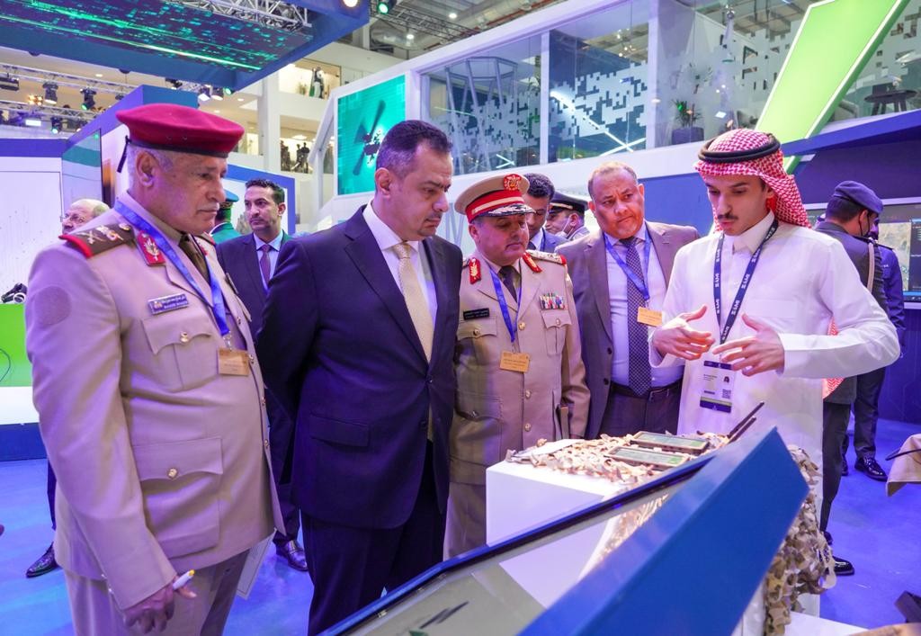 رئيس الوزراء خلال الزيارة