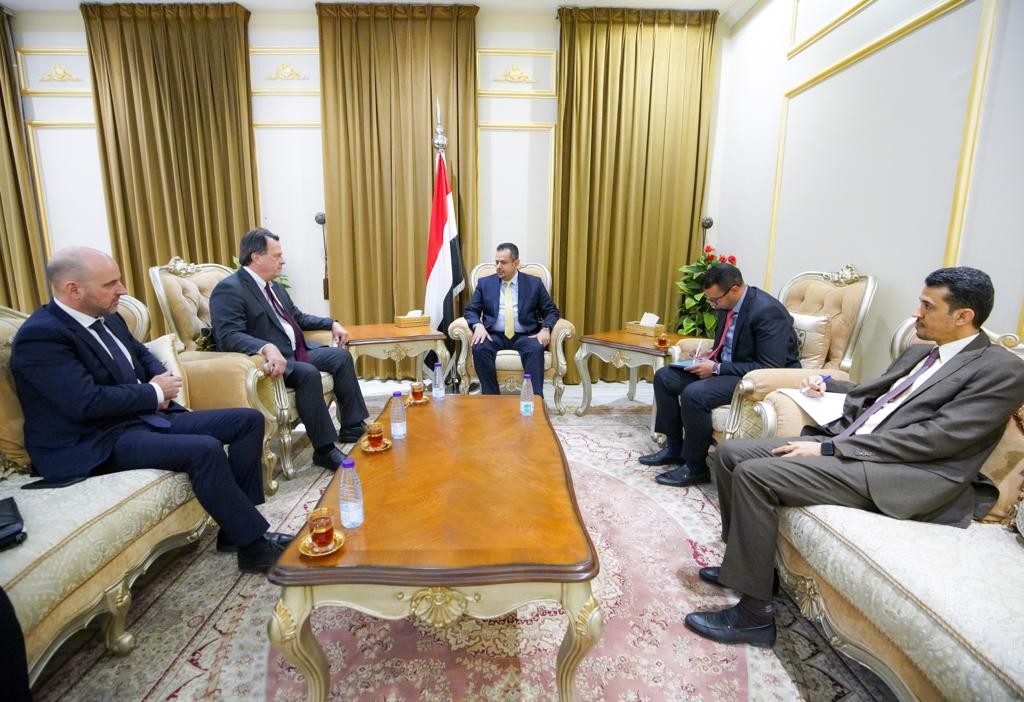 رئيس الوزراء خلال اللقاء