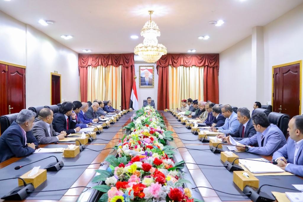 مجلس الوزراء برئاسة د. معين عبدالملك