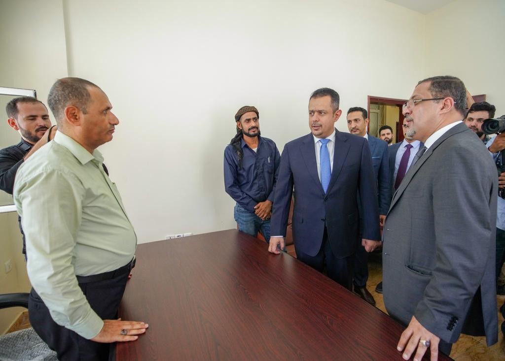 رئيس الوزراء خلال الزيارة