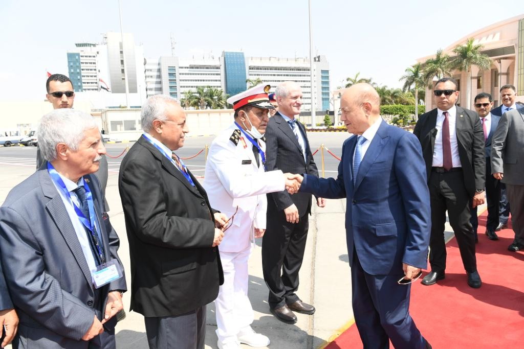 رئيس وأعضاء مجلس القيادة الرئاسي ينهون زيارة ناجحة إلى جمهورية مصر العربية