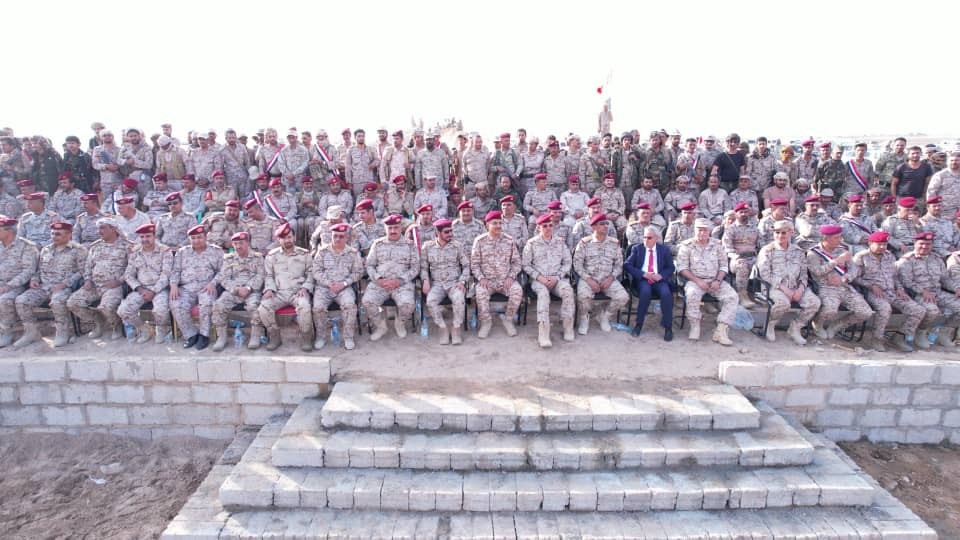 رئيس الأركان يشهد عرضاً عسكرياً بمناسبة تدشين المرحلة الثانية من العام التدريبي
