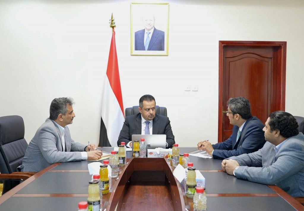 رئيس الوزراء يرأس اجتماعاً لمناقشة المشاريع والمبادرات التنموية المقرر تقديمها للبرنامج السعودي لتمويلها