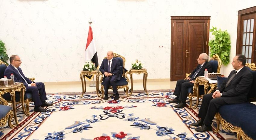 رئيس مجلس القيادة الرئاسي خلال اللقاء