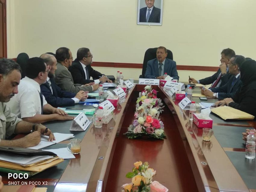 اجتماع برئاسة القاضي محسن بن طالب