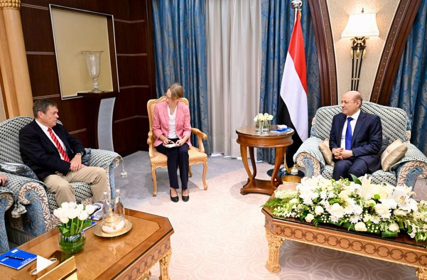 رئيس مجلس القيادة الرئاسي خلال اللقاء