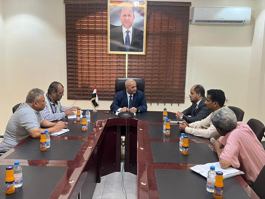 وزير المياه والبيئة خلال اللقاء