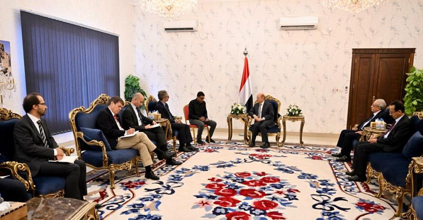 رئيس مجلس القيادة الرئاسي خلال اللقاء