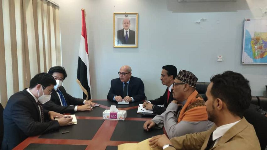 وزير الإدارة المحلية خلال اللقاء