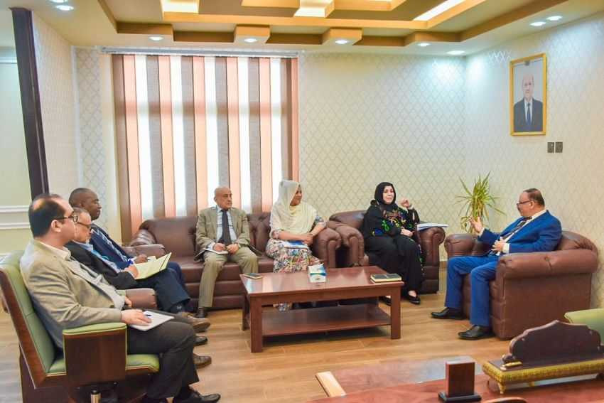 وزير النقل خلال اللقاء