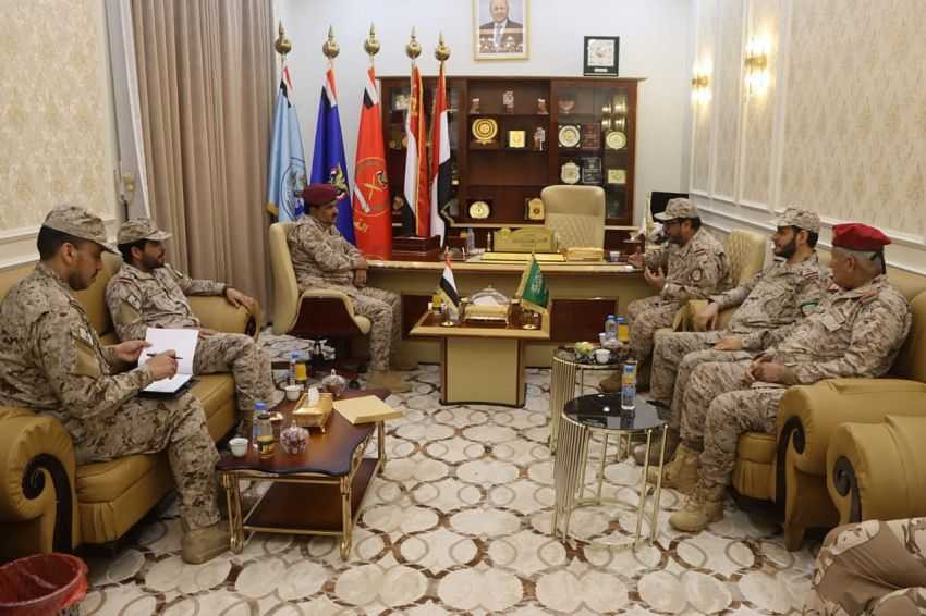 وزير الدفاع خلال الاستقبال
