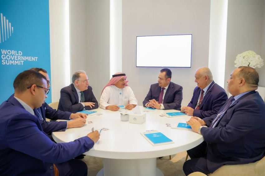 رئيس الوزراء خلال اللقاء