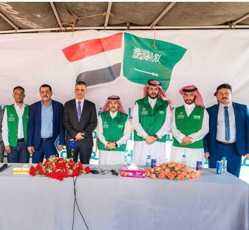 خلال استقبال المنحة