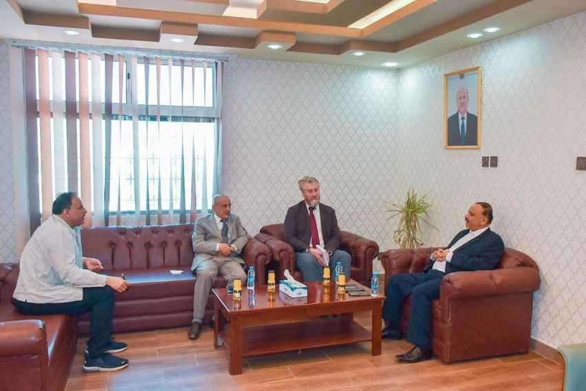 وزير النقل خلال اللقاء