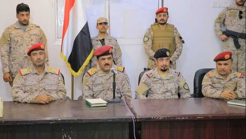 وزير الدفاع خلال الاجتماع