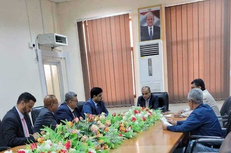 وزير المالية خلال اللقاء