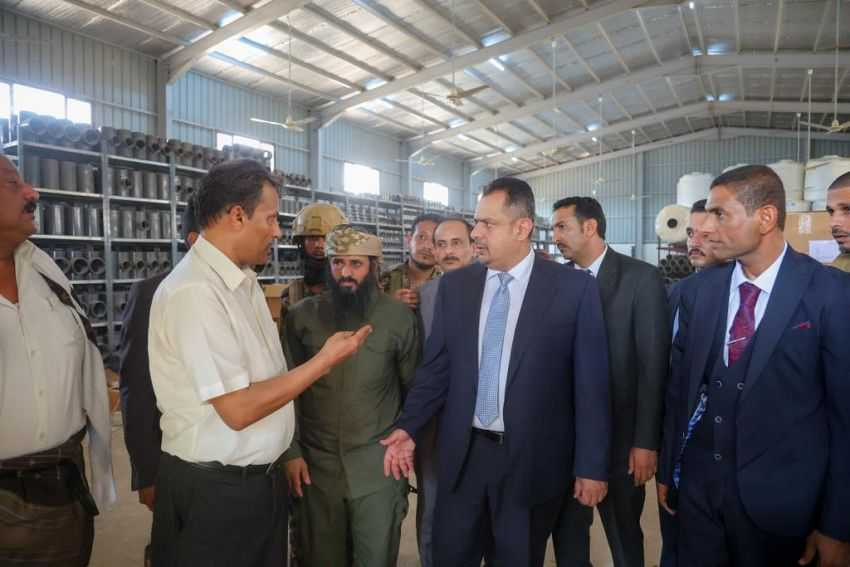 رئيس الوزراء خلال الزيارة التفقدية