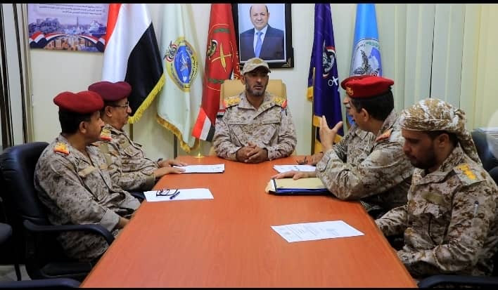 رئيس هيئة الأركان يلتقي رؤساء الهيئات بوزارة الدفاع