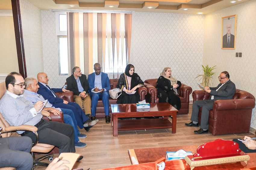 وزير النقل خلال اللقاء