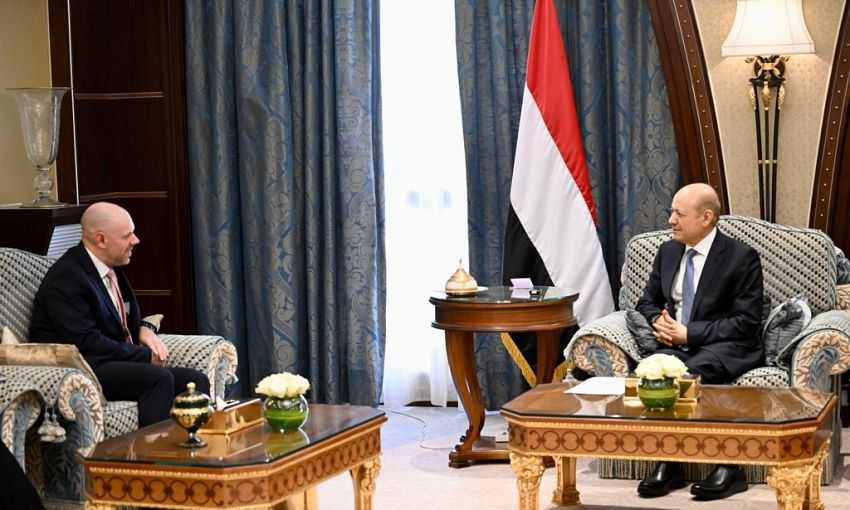 رئيس مجلس القيادة الرئاسي خلال اللقاء