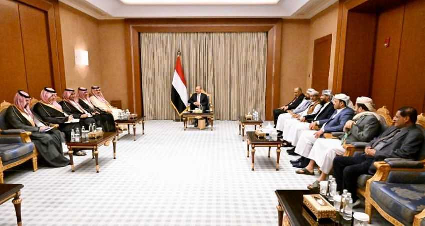 رئيس مجلس القيادة الرئاسي خلال اللقاء