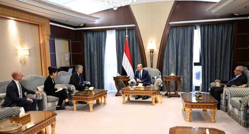 رئيس مجلس القيادة الرئاسي خلال اللقاء