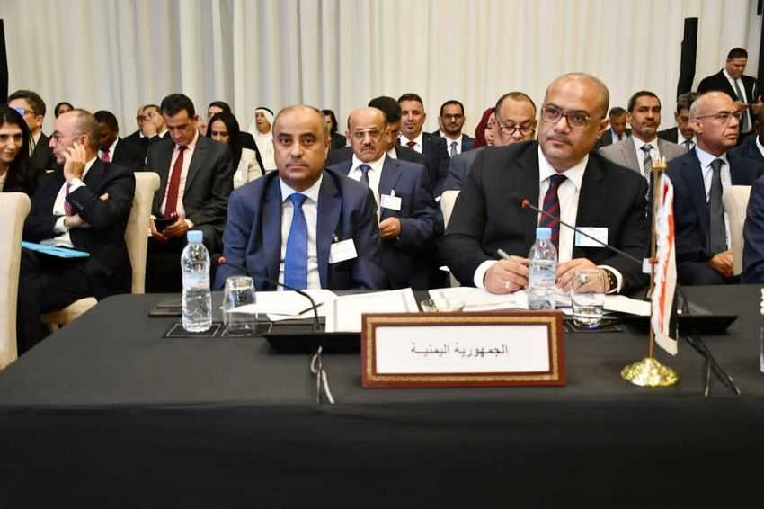 وزيرا  التخطيط والمالية خلال المشاركة