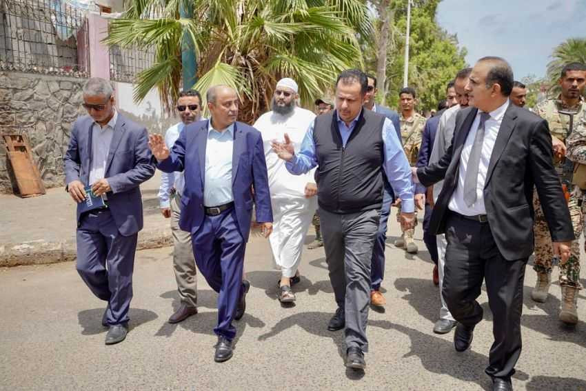 رئيس الوزراء خلال الزيارة