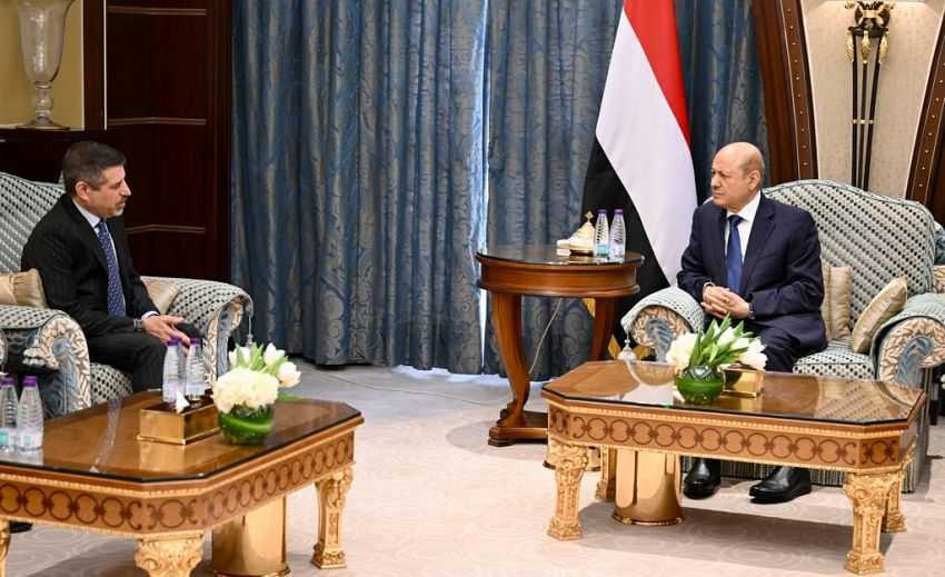 رئيس مجلس القيادة الرئاسي خلال اللقاء