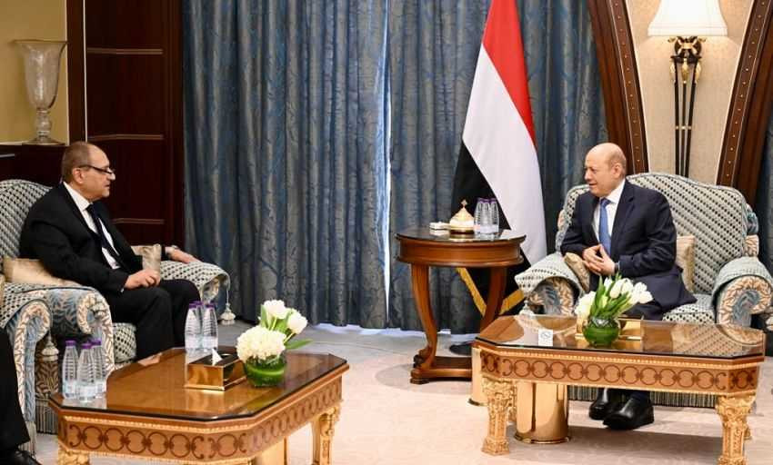 رئيس مجلس القيادة الرئاسي خلال اللقاء