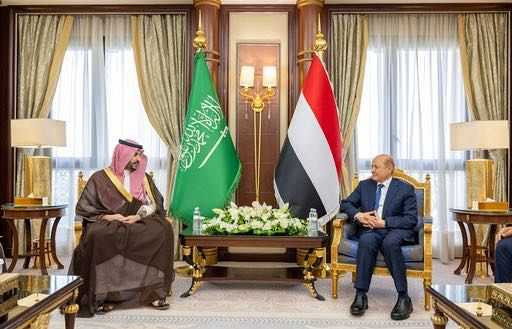 رئيس مجلس القيادة الرئاسي خلال اللقاء