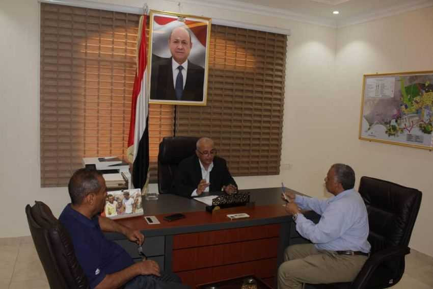 وزير المياه والبيئة خلال اللقاء