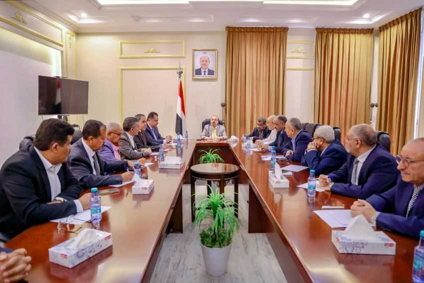 هيئة رئاسة مجلس النواب خلال الاجتماع مع رئيس الوزراء