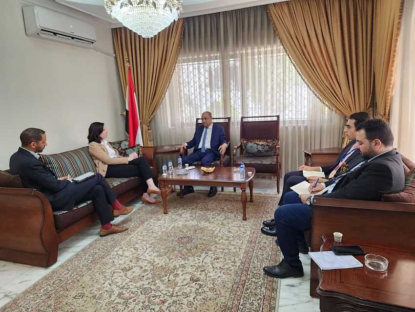 وزير المالية خلال اللقاء