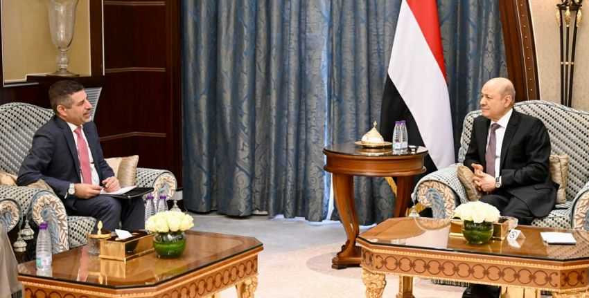 رئيس مجلس القيادة الرئاسي خلال اللقاء