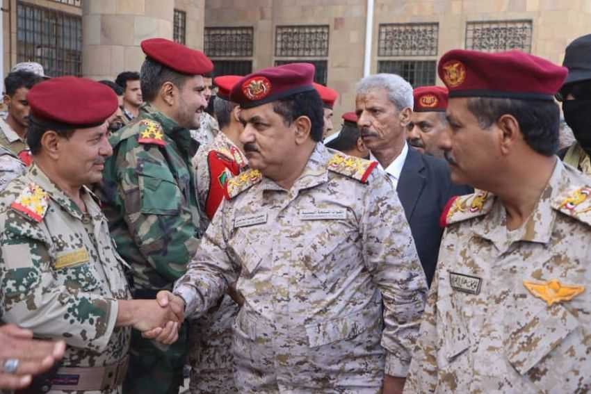 وزير الدفاع خلال الزيارة التفقدية