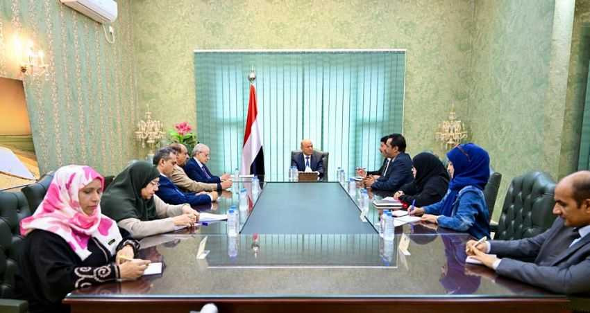 رئيس مجلس القيادة الرئاسي خلال اللقاء