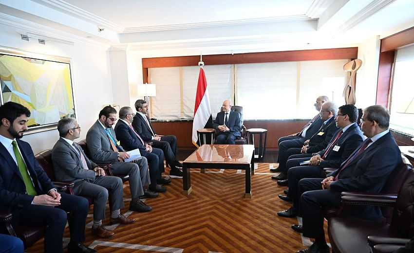 رئيس مجلس القيادة الرئاسي خلال اللقاء