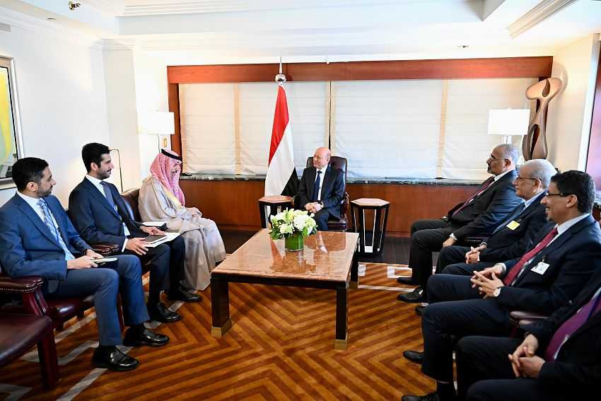 رئيس مجلس القيادة الرئاسي خلال اللقاء