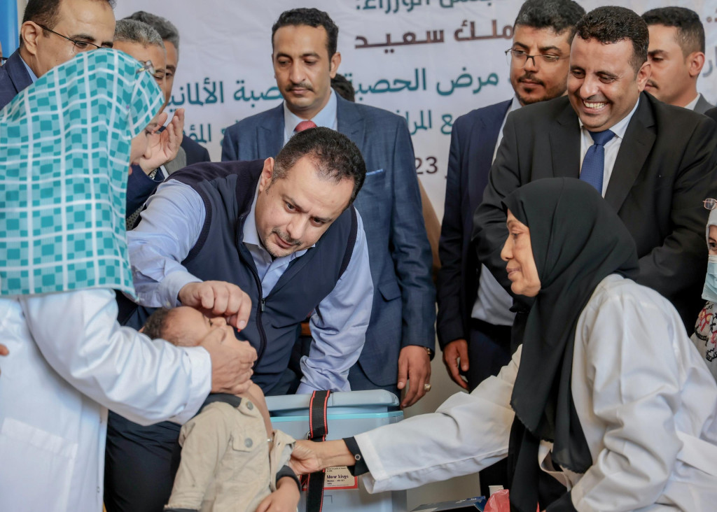 رئيس الوزراء يدشن الحملة الوطنية لتحصين الأطفال ضد مرض الحصبة