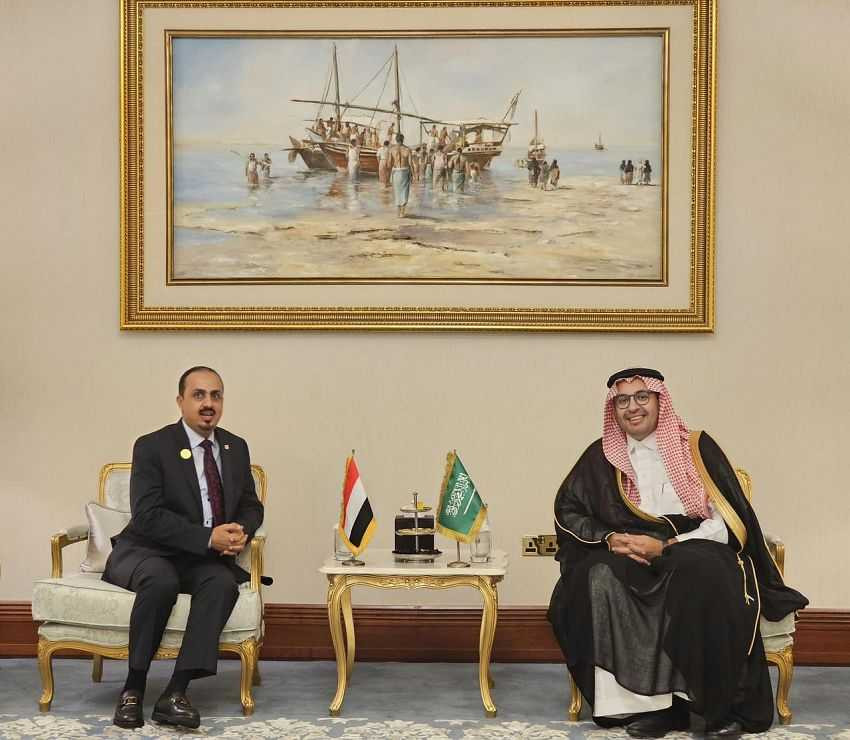 وزير الإعلام خلال اللقاء